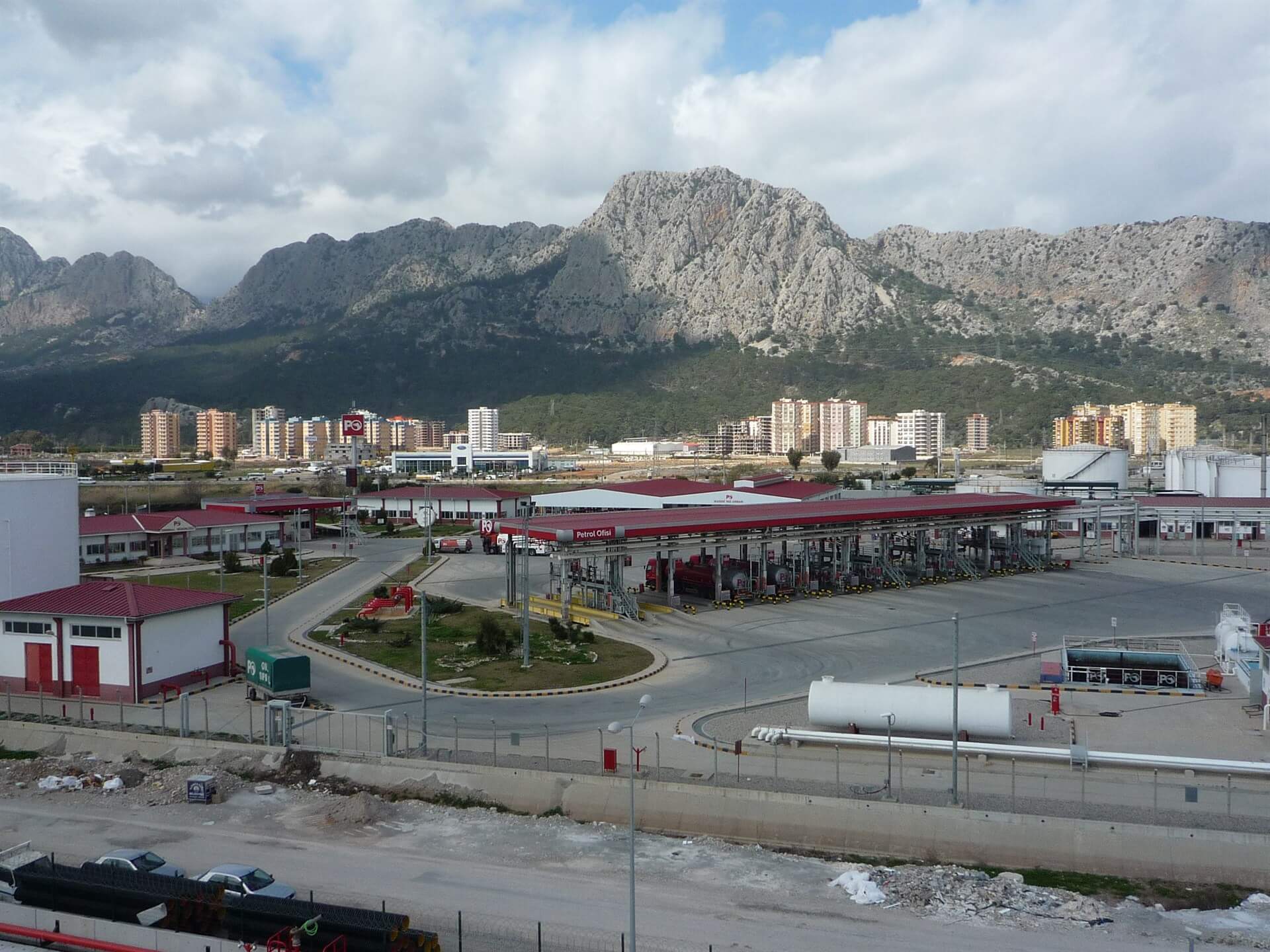 Poaş Revamping of Tank Storage Area